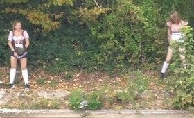 Девушки писают во время праздника Октоберфест-5